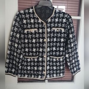 NWOT  Chic Black and White Women's Blazer